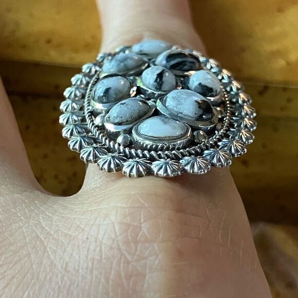 Natural White Buffalo Sterling Silver Cocktail Ring Size 8 - Picture 2 of 9